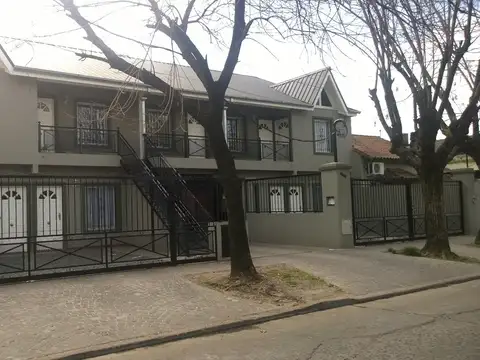 Departamento 2 ambientes en planta baja, con cochera