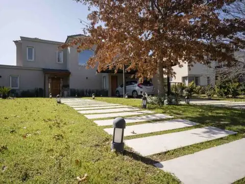 Casa en Alquiler de 3 dormitorios