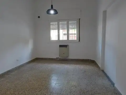 Depto Tipo Casa en Alquiler de 3 ambientes