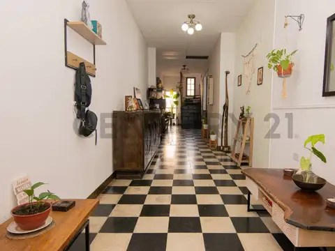 Zavatarro 4600, Piso 0