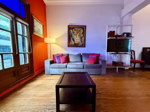 Casa 8 ambientes con 2 baños