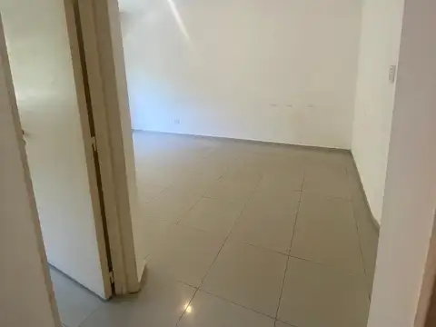 Rio De Janeiro 700, Piso 1