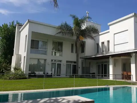 CASA VENTA  MAYLING  MODERNA  NUEVA con ascensor 5 dorm