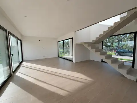 Casa en Alquiler de 3 dormitorios