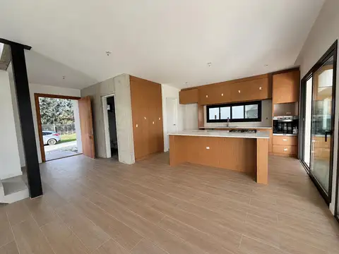 Casa en Alquiler en Bella Vista, USD 2.500