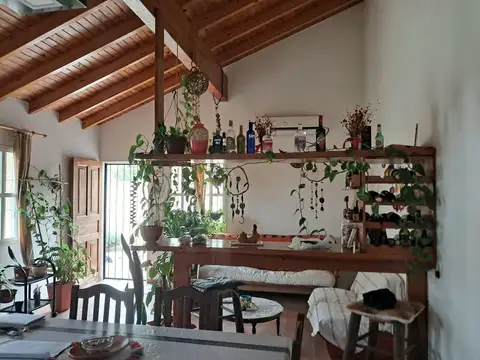 Casa en Alquiler con 2 cocheras