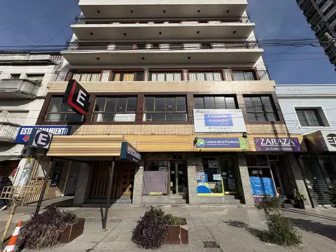 HIPOLITO YRIGOYEN 3900, Piso 1