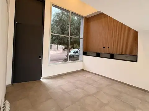 OPENHOUSE vende hermosa casa ubicada en Barrio Dalvian.