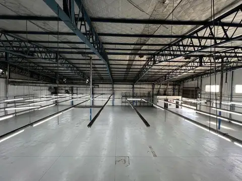 Nave Industrial modelo. Villa Martelli. 1.100 m2 cubiertos en impecable estado
