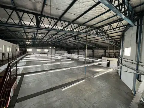 Nave Industrial modelo. Villa Martelli. 1.100 m2 cubiertos en impecable estado