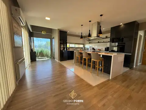 CASA EN VENTA EN SIETE SOLES - PARTERRES CON PILETA