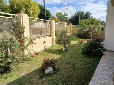 VENTA CASA 3 DORM. CON PILETA CARLOS PAZ APTO CRED