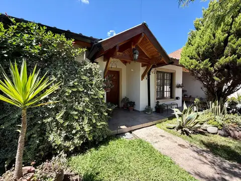 Casa   dos departamentos en venta    ID 5933