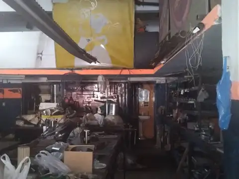 Venta  Galpón /Deposito en Versalles