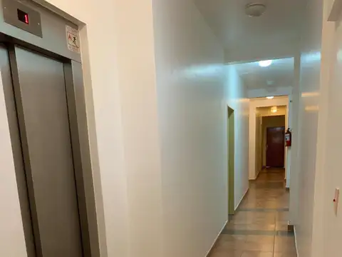 Simbron 4700, Piso 2