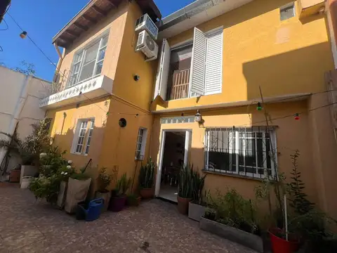 VENTA CASA 4 AMB MAS DEPTO 2 AMB V.ALSINA