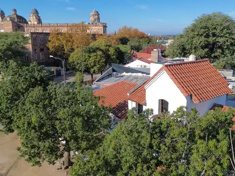 Casa 5 Cuartos Arguello Zona Colegio Lasalle
