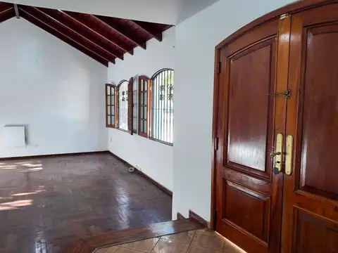Casa 5 Cuartos Arguello Zona Colegio Lasalle