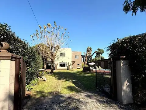 Calle 131, El Carmencito, Guillermo Hudson 5900