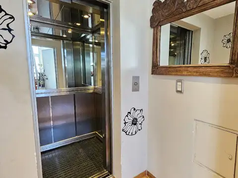 Departamento 6 ambientes con 4 baños