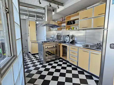 Venta triplex 7 ambientes con pileta propia en Palermo