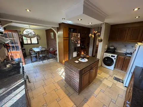 Casa 3 ambientes con 2 baños