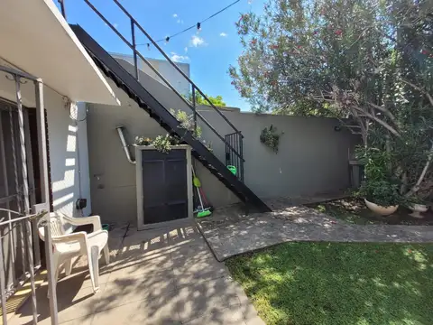 Casa en Alquiler con 1 cochera