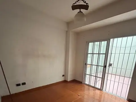 Depto Tipo Casa 2 ambientes con 1 baño