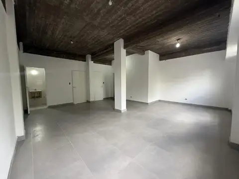 Oficina 4 ambientes con 3 baños