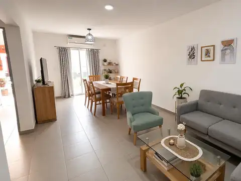 Casa 4 ambientes con 3 baños