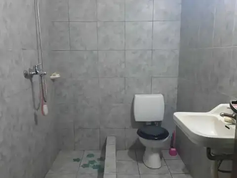 Depto Tipo Casa 6 ambientes con 1 baño