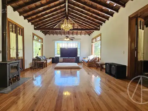 Casa en Venta con 2 cocheras