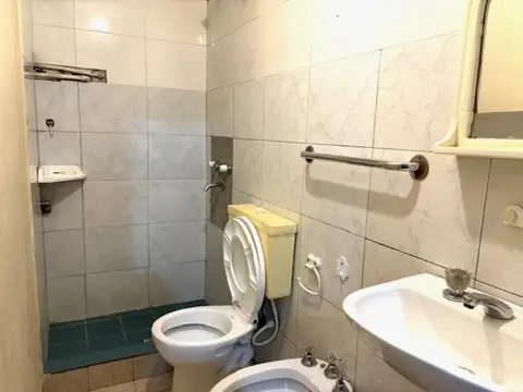 Depto Tipo Casa en Alquiler 80 años