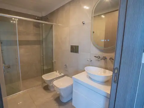 Casa en Venta con 6 cocheras