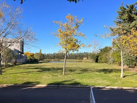 Venta Lote a La Laguna barrio Santa Catalina Villanueva Tigre