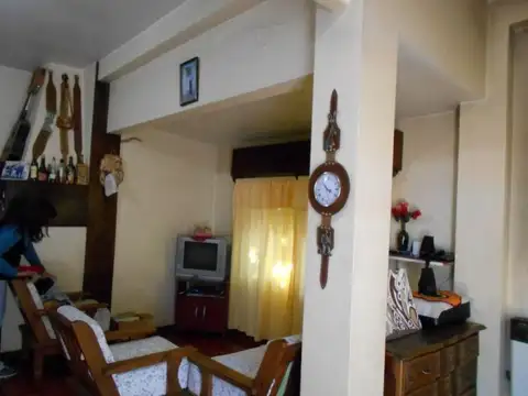 Esteban Echeverria 300