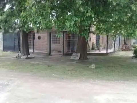 Casa Americana sobre lote propio