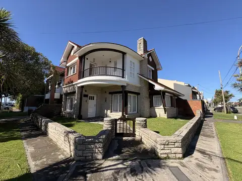Casa en Alquiler - A una cuadra del Mar