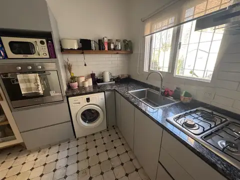 VENTA CASA 3 AMBIENTES COCHERA TEMPERLEY