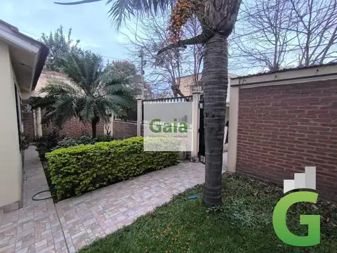 Casa 5 ambientes con 1 baño