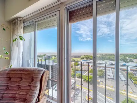 VENTA DEPARTAMENTO SEMIPISO 4 AMBIENTES VISTA AL RIO – COCHERA CUBIERTA - PERMUTA Y APTO CREDITO