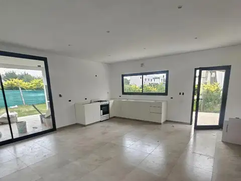 OPORTUNIDAD CASA A ESTRENAR