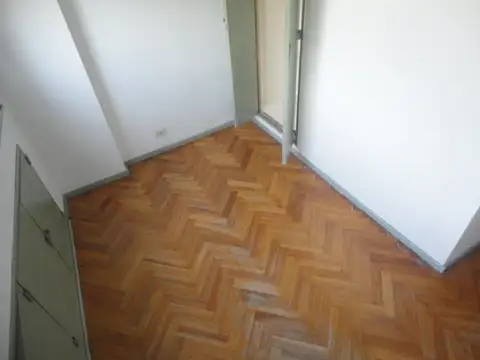 DEPARTAMENTO DE 2 1/2  AMBIENTES AL FRENTE CON BALCON