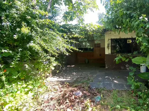 VENTA CASA  VILLA TESEI LOTE CON DOS PROPIEDADES