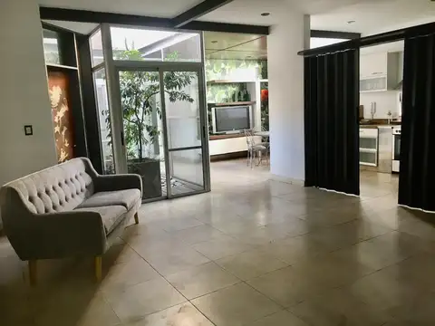 PH de 2 dormitorios en suite con patio en Victoria