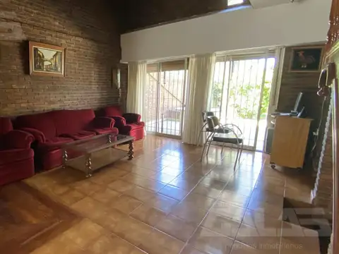 Casa 4 ambientes con 4 baños