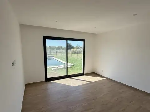 Casa 4 ambientes con 3 baños