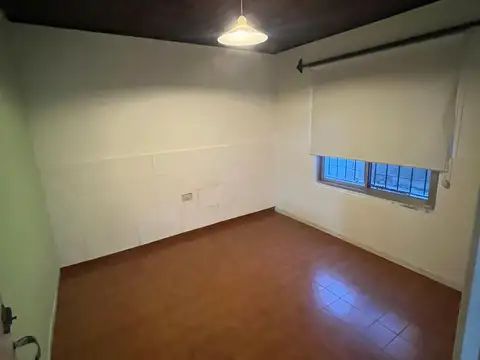 ALQUILER - LA TABLADA - PH 3 AMBIENTES AL FRENTE CON PATIO y GARAJE PARA 2 AUTOS