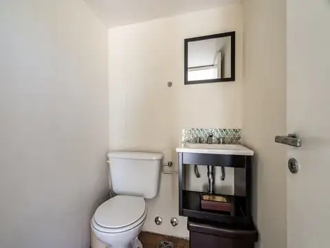 Depto Tipo Casa 7 ambientes con 2 baños
