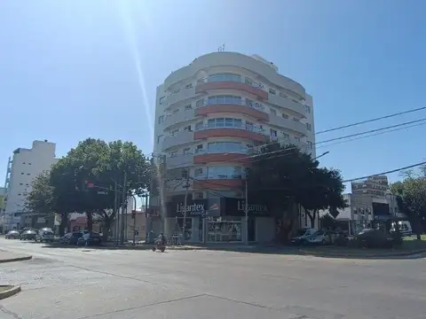 Av 19 y 32